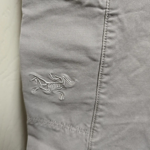 ARC'TERYX Women’s Damen Khaki Cropped Capri Hiking Pants Sz10 - Picture 5 of 15